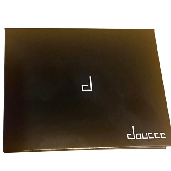 New Doucce Freematic Eye Shadow Magnetic Palette 6 shades - Picture 3 of 3